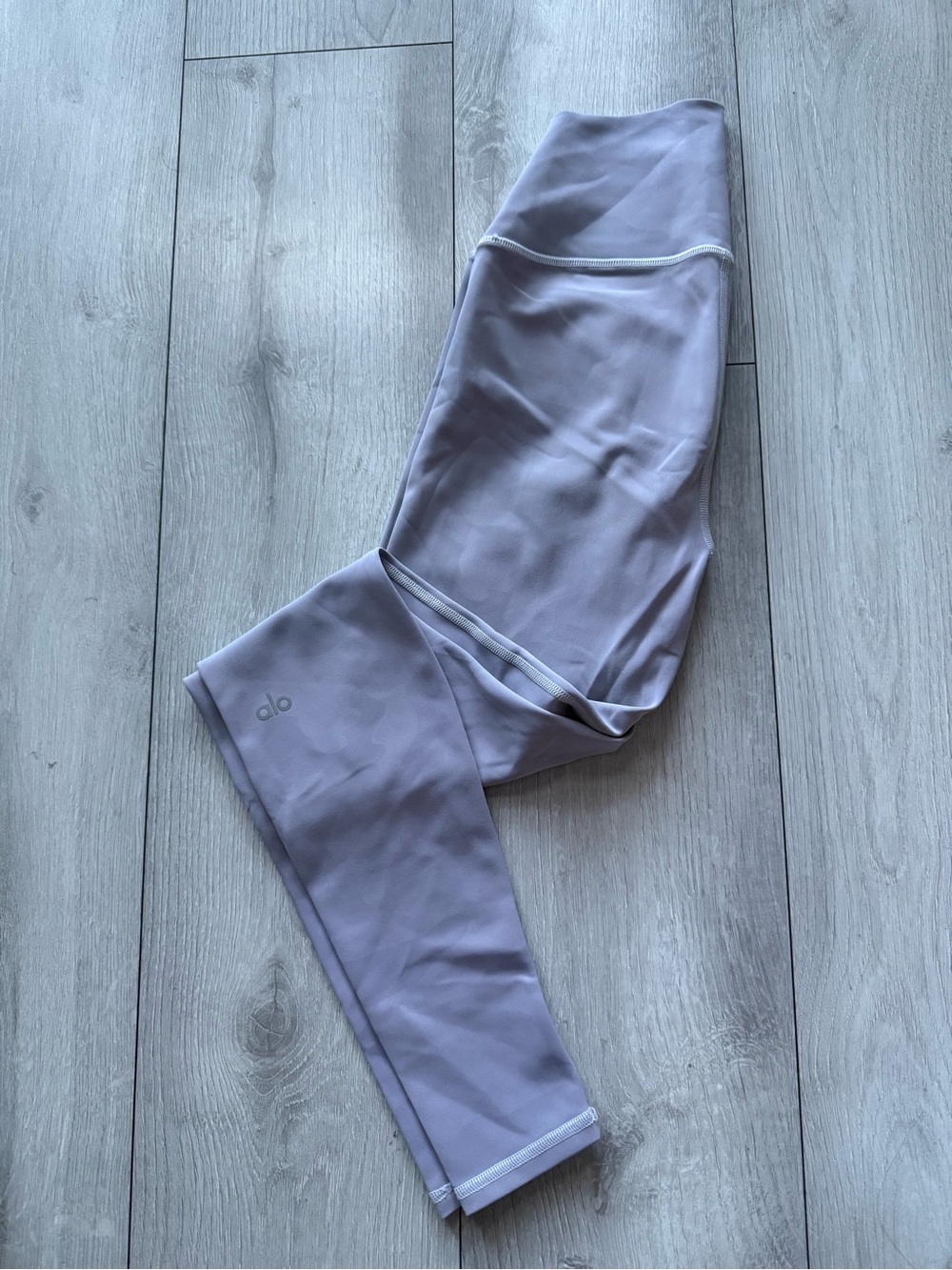 ALO Yoga Lavender-Mauve Leggings